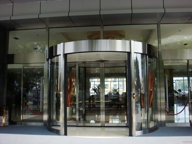 江蘇酒店豪華旋轉門廠家引領酒店門戶潮流,高端奢華