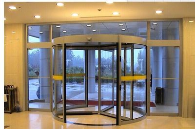 贛州兩翼豪華自動(dòng)旋轉(zhuǎn)門直銷廠家 鋁型材優(yōu)選與中鋁網(wǎng)的專業(yè)之選